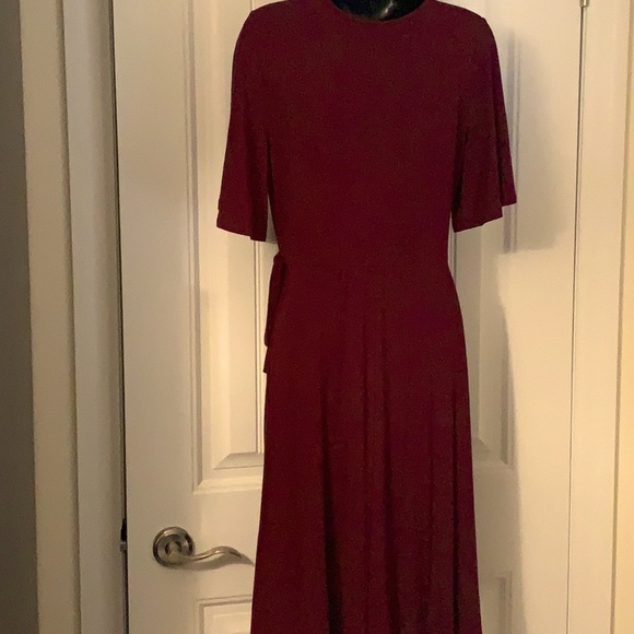 BNWOT Burgundy Wrap Dress Size Small also in black $15 if you buy 2 or more - Picture 3 of 5